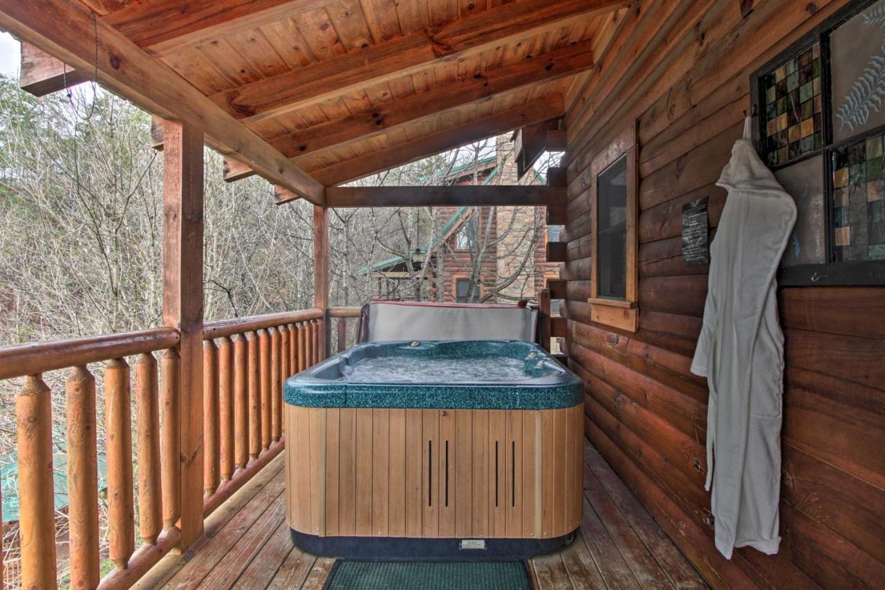 Romantic Cabin With Hot Tub In Pigeon Forge! Exteriör bild